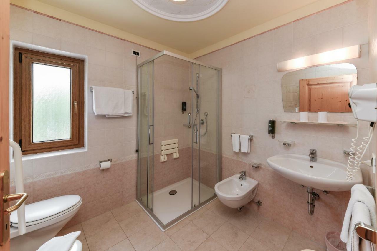 Hotel Brunella San Vigilio Di Marebbe Exterior photo